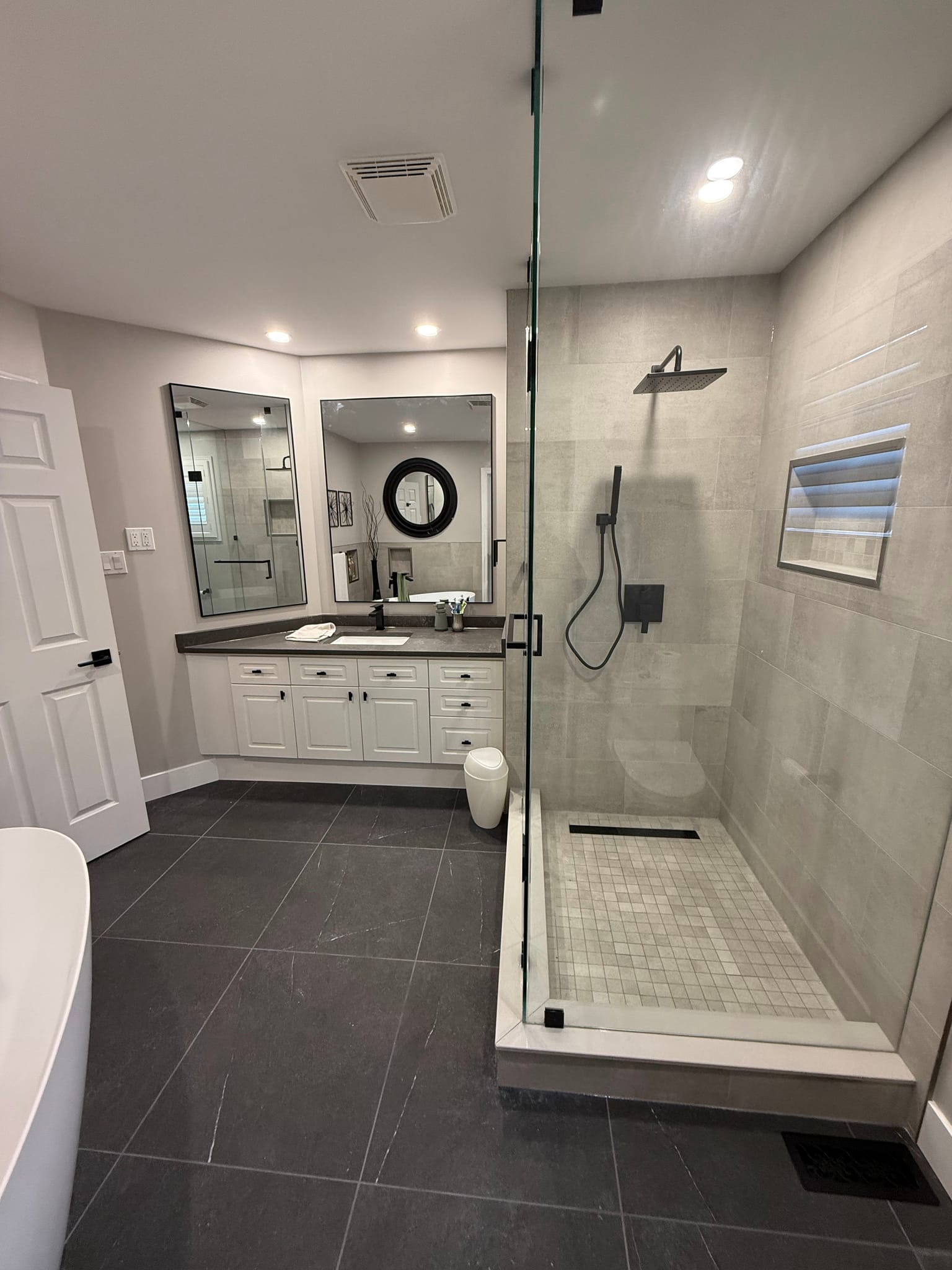 Master Ensuite — Full View